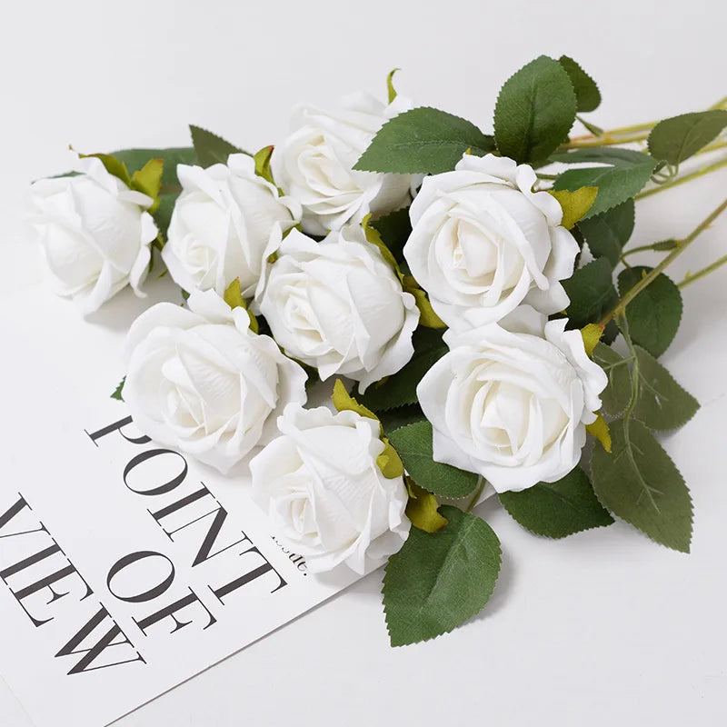 rosas artificiales blancas